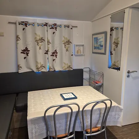 Mobil -home Climatise 6 Personnes Novela Holiday home