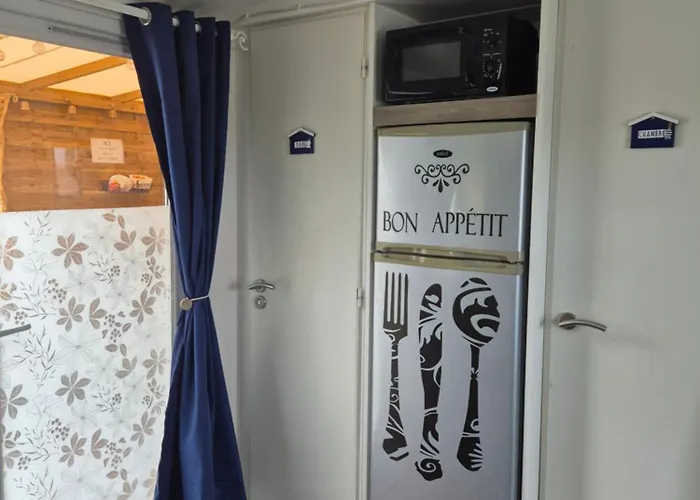 펜션 Mobil-home Climatise 6 Personnes A La Nouvelle *